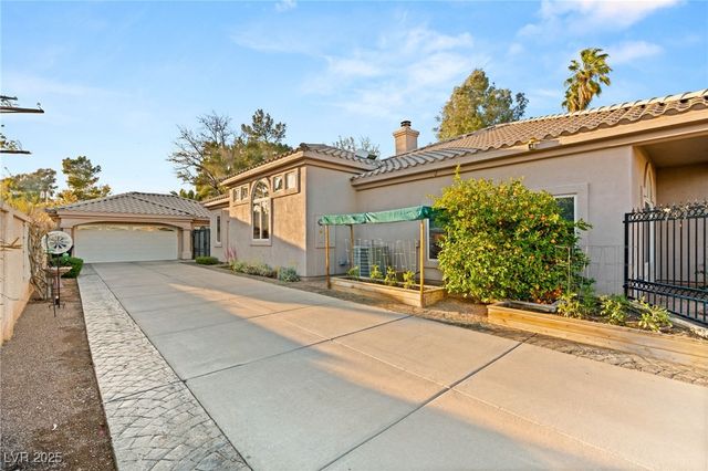 1234 Campbell Drive, Las Vegas, NV 89102