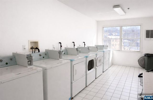 65 Fairview Street 3C, Palisades Park, NJ 07650