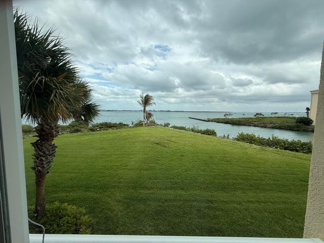4 Harbour Isle Drive E Unit 204, Fort Pierce, FL 34949