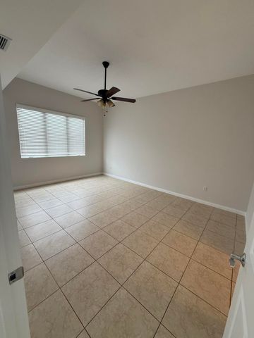 4 Harbour Isle Drive E Unit 204, Fort Pierce, FL 34949
