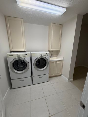 4 Harbour Isle Drive E Unit 204, Fort Pierce, FL 34949