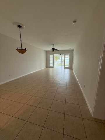 4 Harbour Isle Drive E Unit 204, Fort Pierce, FL 34949
