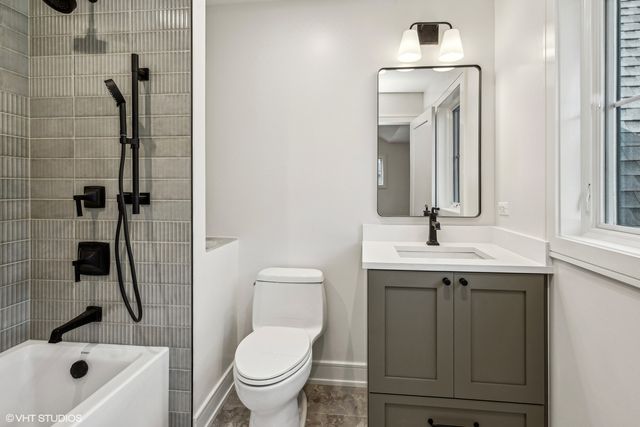 4411 Woodward Avenue, Downers Grove, IL 60515