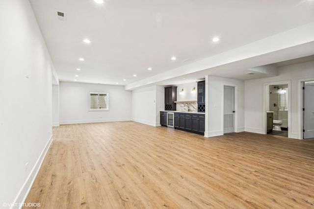 4411 Woodward Avenue, Downers Grove, IL 60515