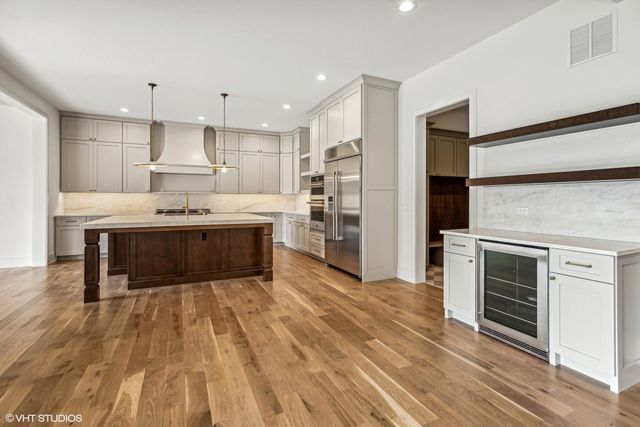 4411 Woodward Avenue, Downers Grove, IL 60515