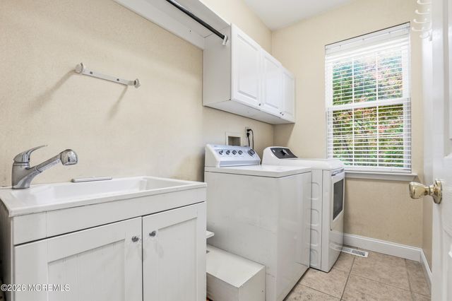 59 Greenwich Drive, Jackson, NJ 08527