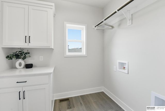 21854 Amber Circle, Gretna, NE 68028