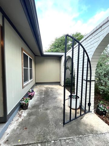 6718 Chelsea Wood, San Antonio, TX 78239