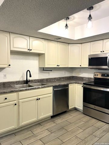 6718 Chelsea Wood, San Antonio, TX 78239