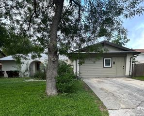 6718 Chelsea Wood, San Antonio, TX 78239