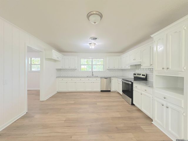 9156 W Pomona Dr, Baton Rouge, LA 70815