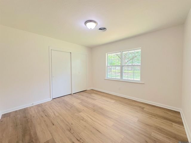 9156 W Pomona Dr, Baton Rouge, LA 70815
