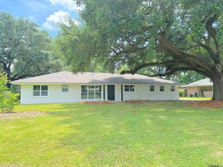 9156 W Pomona Dr, Baton Rouge, LA 70815