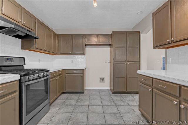 2412 W Twin Oaks Street, Broken Arrow, OK 74011