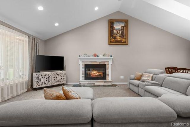 9533 Chaumont Drive, Commerce Twp, MI 48382