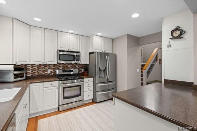 9533 Chaumont Drive, Commerce Twp, MI 48382