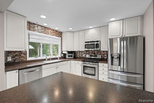 9533 Chaumont Drive, Commerce Twp, MI 48382