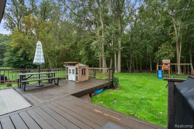 9533 Chaumont Drive, Commerce Twp, MI 48382