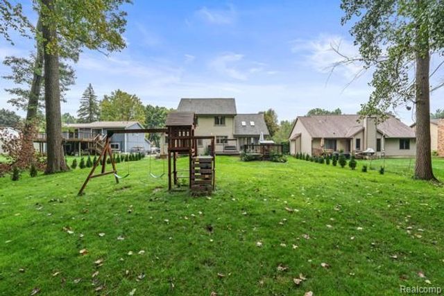 9533 Chaumont Drive, Commerce Twp, MI 48382