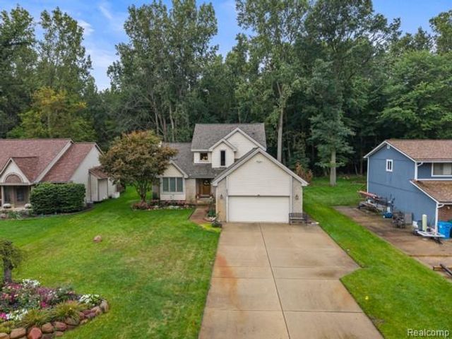 9533 Chaumont Drive, Commerce Twp, MI 48382