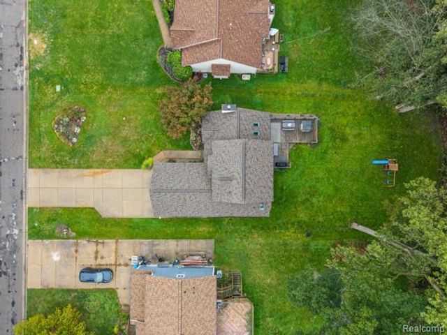 9533 Chaumont Drive, Commerce Twp, MI 48382