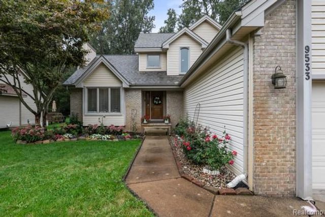 9533 Chaumont Drive, Commerce Twp, MI 48382