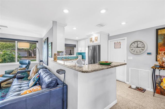 6800 17TH STREET S, St Petersburg, FL 33712