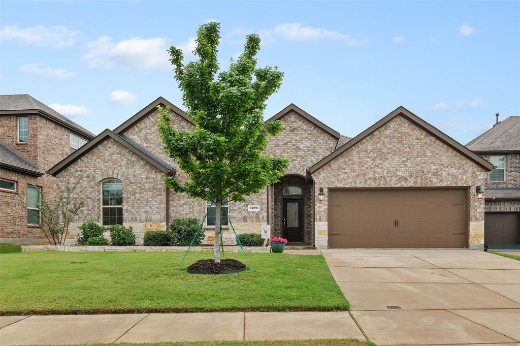 1709 Tumbleweed Court, Celina, TX 75009