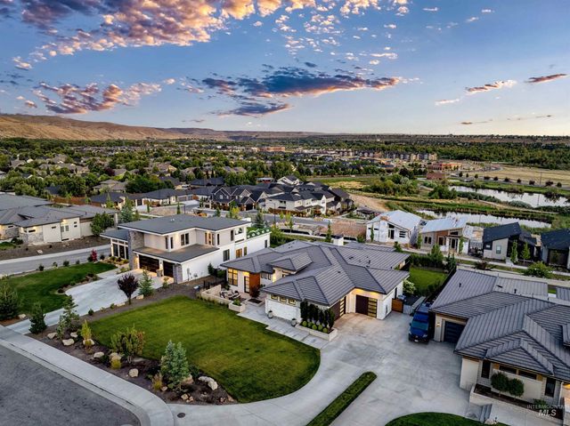 3523 E Via Estancia Lane, Boise, ID 83716