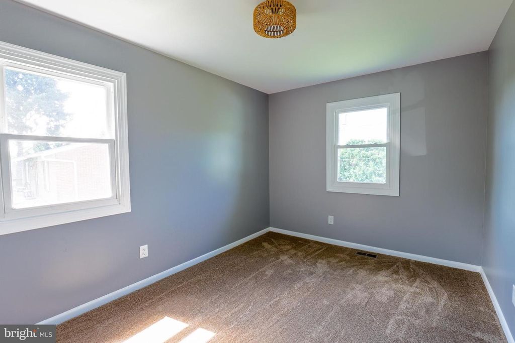 54 RESERVOIR AVE, Waynesboro, PA 17268