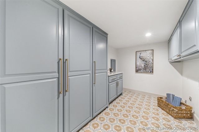 8324 S Indianapolis Avenue, Tulsa, OK 74137