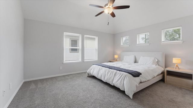 327 Honey Mesquite Path, Conroe, TX 77318
