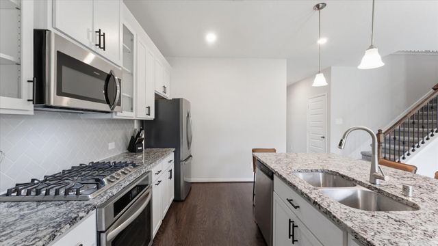 327 Honey Mesquite Path, Conroe, TX 77318