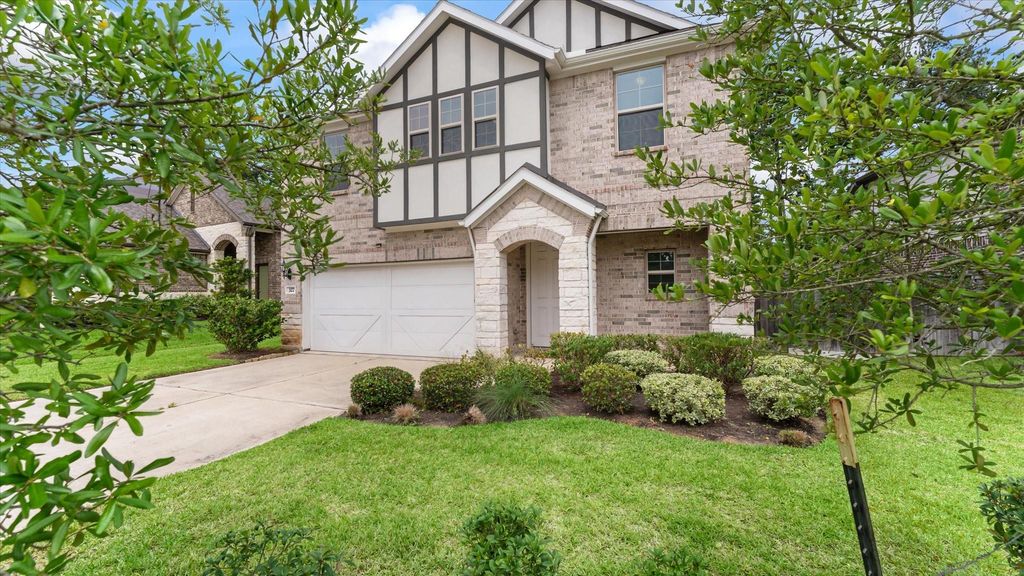 327 Honey Mesquite Path, Conroe, TX 77318