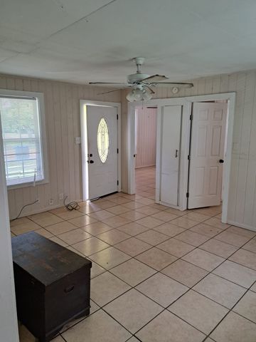 208 3rd Street, Whitesboro, TX 76273