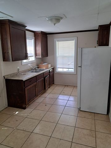 208 3rd Street, Whitesboro, TX 76273