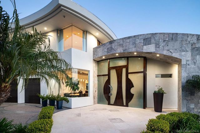 6125 Terryhill Drive, La Jolla, CA 92037