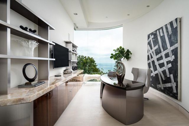 6125 Terryhill Drive, La Jolla, CA 92037