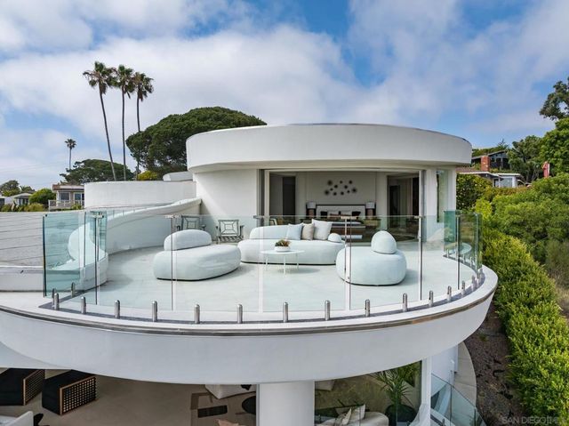 6125 Terryhill Drive, La Jolla, CA 92037