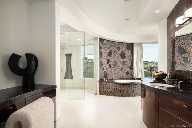6125 Terryhill Drive, La Jolla, CA 92037