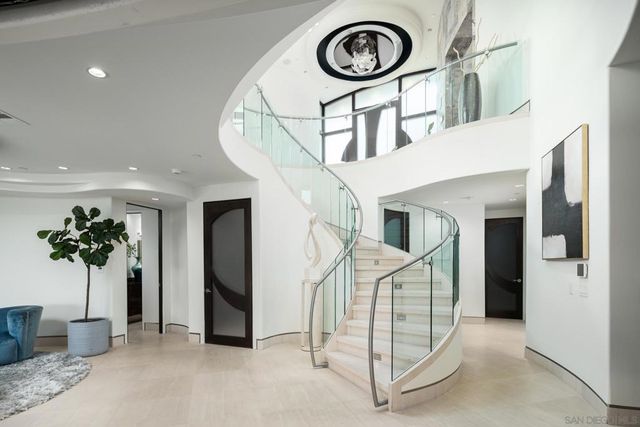 6125 Terryhill Drive, La Jolla, CA 92037