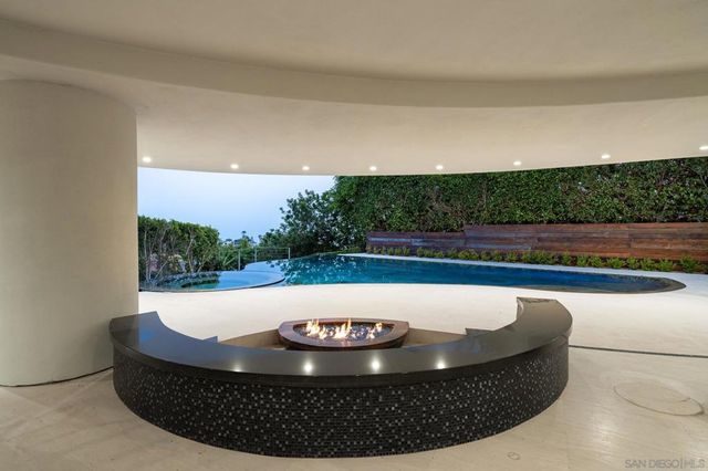 6125 Terryhill Drive, La Jolla, CA 92037