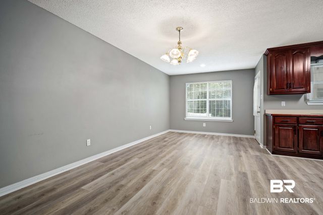 7394 Spaceview Dr, Saraland, AL 36571