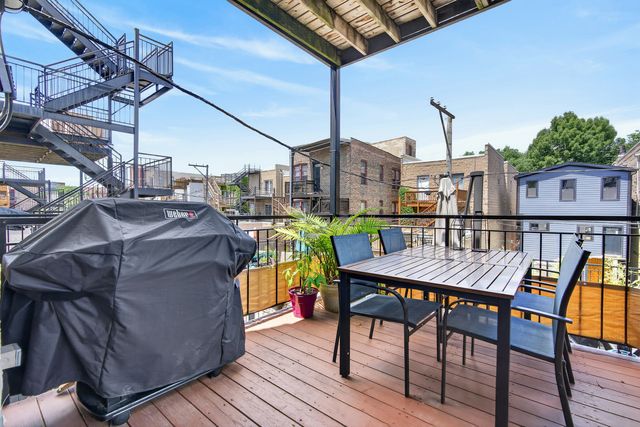 1320 W Grenshaw Street 2, Chicago, IL 60607