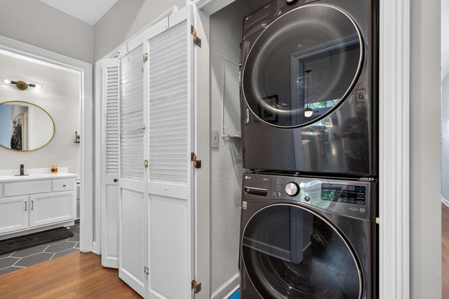 1320 W Grenshaw Street 2, Chicago, IL 60607