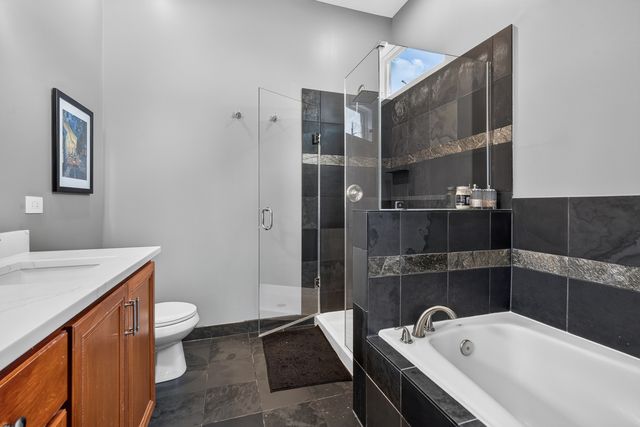 1320 W Grenshaw Street 2, Chicago, IL 60607