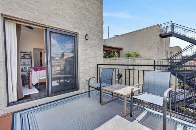 1320 W Grenshaw Street 2, Chicago, IL 60607