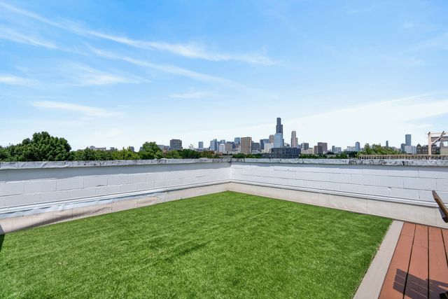 1320 W Grenshaw Street 2, Chicago, IL 60607