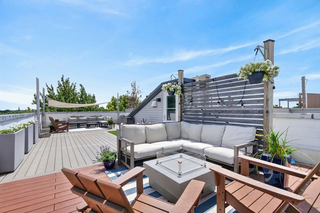 1320 W Grenshaw Street 2, Chicago, IL 60607