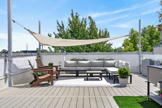 1320 W Grenshaw Street 2, Chicago, IL 60607